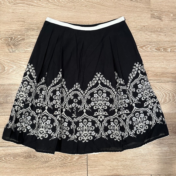 ANN TAYLOR LOFT PETITES Skirt A-Line Paisley Beaded Boho Black & White Size 8P - Picture 3 of 7